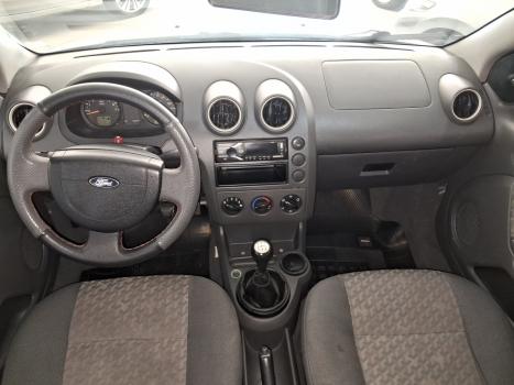FORD Fiesta Hatch 1.6 4P, Foto 8