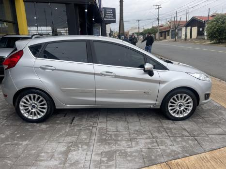 FORD Fiesta Hatch 1.6 4P FLEX TITANIUM POWERSHIFT AUTOM�TICO, Foto 5
