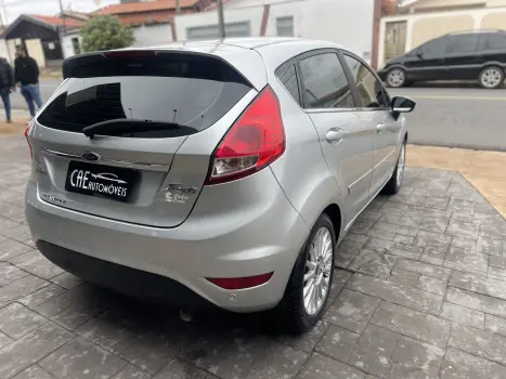 FORD Fiesta Hatch 1.6 4P FLEX TITANIUM POWERSHIFT AUTOM�TICO, Foto 8