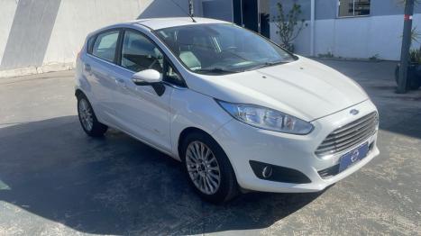FORD Fiesta Hatch 1.6 4P FLEX TITANIUM POWERSHIFT AUTOM�TICO, Foto 3