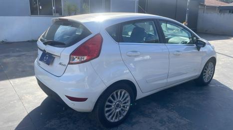 FORD Fiesta Hatch 1.6 4P FLEX TITANIUM POWERSHIFT AUTOM�TICO, Foto 5
