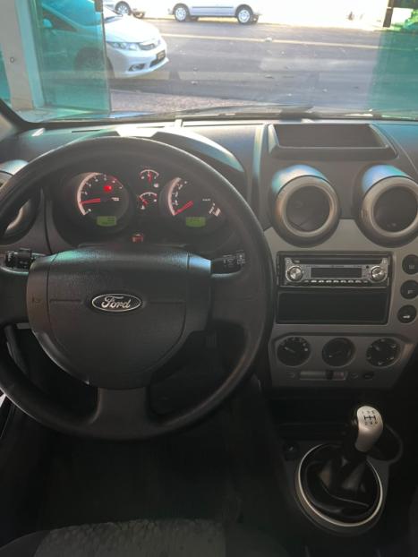 FORD Fiesta Hatch 1.6 4P, Foto 5