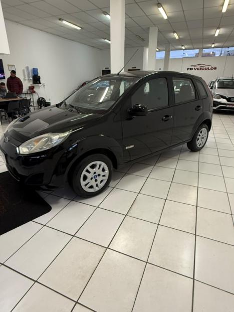 FORD Fiesta Hatch 1.6 4P ROCAM FLEX, Foto 2