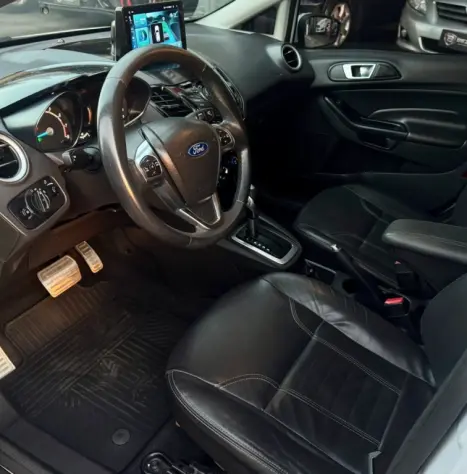 FORD Fiesta Hatch 1.6 16V 4P FLEX TITANIUM POWERSHIFT AUTOMÁTICO, Foto 9