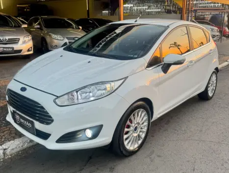 FORD Fiesta Hatch 1.6 16V 4P FLEX TITANIUM POWERSHIFT AUTOMÁTICO, Foto 10