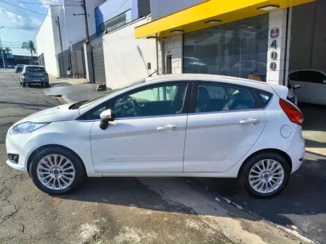 FORD Fiesta Hatch 1.6 16V 4P FLEX TITANIUM POWERSHIFT AUTOMÁTICO, Foto 3