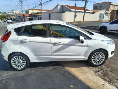 FORD Fiesta Hatch 1.6 16V 4P FLEX TITANIUM POWERSHIFT AUTOMÁTICO, Foto 7