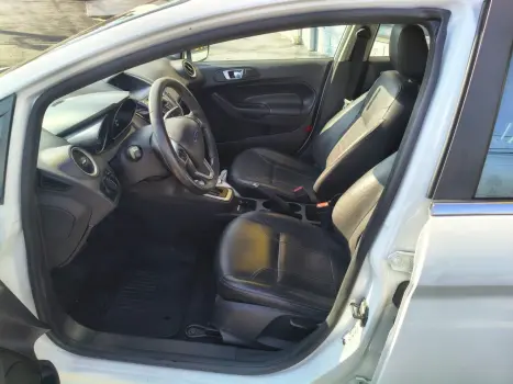 FORD Fiesta Hatch 1.6 16V 4P FLEX TITANIUM POWERSHIFT AUTOMÁTICO, Foto 10