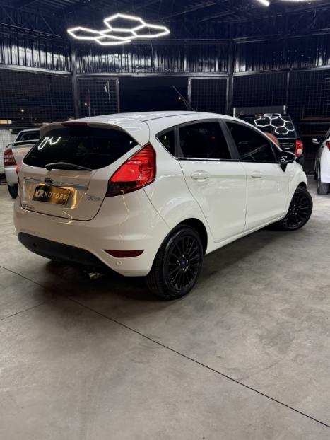 FORD Fiesta Hatch 1.6 16V 4P TITANIUM FLEX, Foto 4