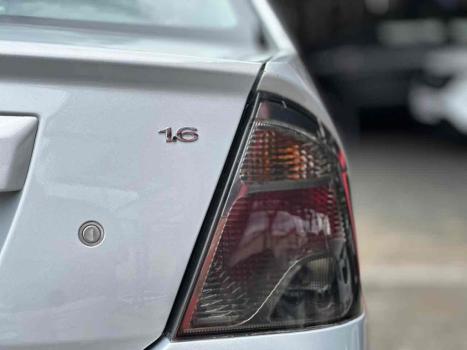 FORD Fiesta Sedan 1.6 4P ROCAM FLEX, Foto 4