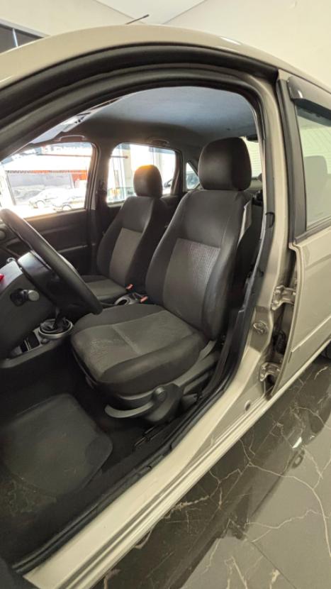 FORD Fiesta Sedan 1.6 4P FLEX, Foto 10