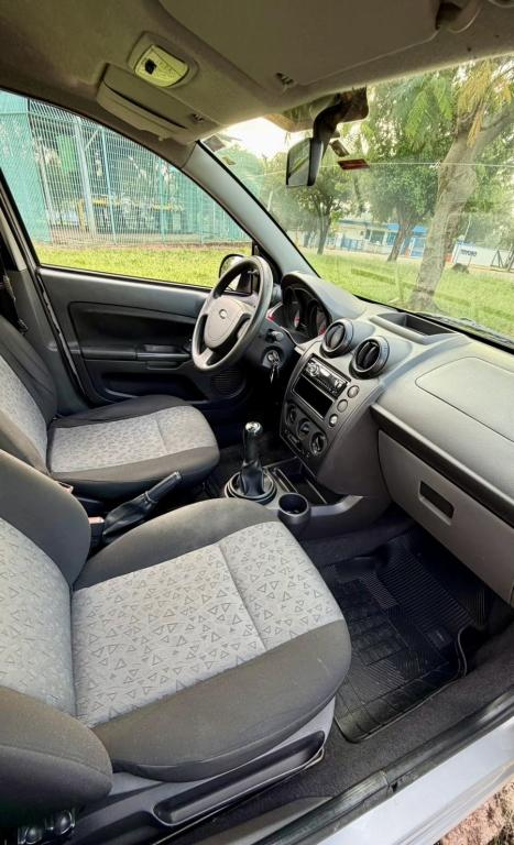 FORD Fiesta Sedan 1.6 4P ROCAM FLEX, Foto 4