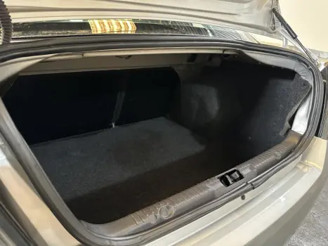 FORD Fiesta Sedan 1.6 4P FLEX, Foto 6
