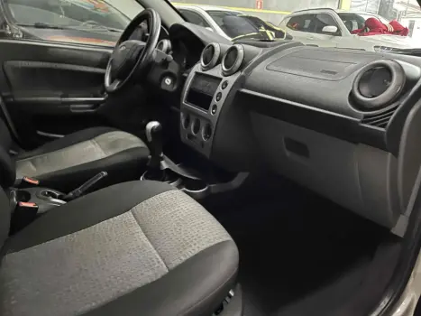 FORD Fiesta Sedan , Foto 13