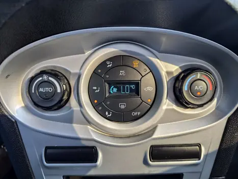 FORD Fiesta Sedan , Foto 19
