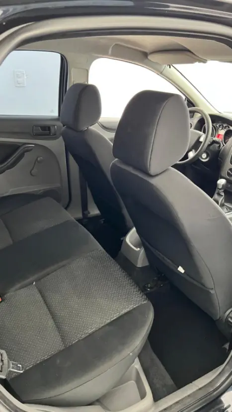 FORD Focus Hatch 1.6 4P GLX, Foto 9