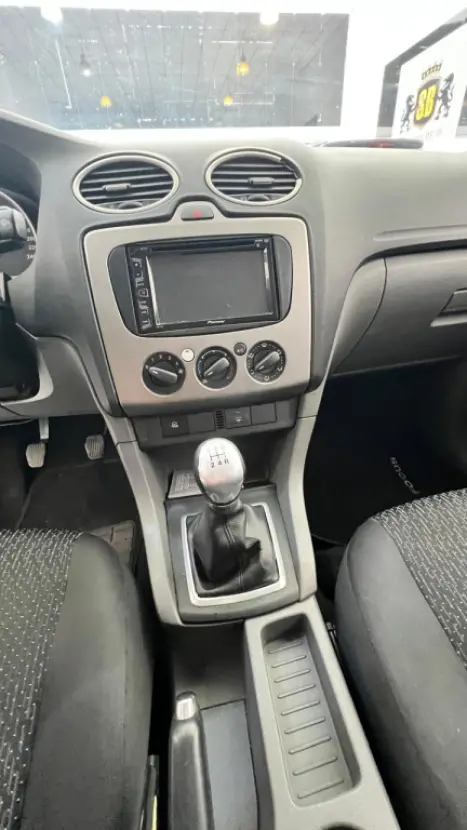 FORD Focus Hatch 1.6 4P GLX, Foto 17
