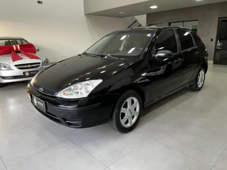 FORD Focus Hatch 1.6 4P GLX, Foto 5 FORD Focus Hatch 1.6 4P GLX, Foto 5