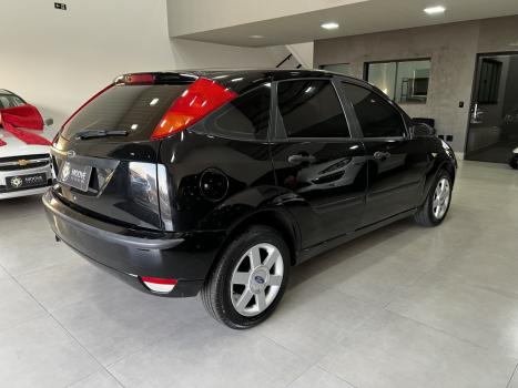 FORD Focus Hatch 1.6 4P GLX, Foto 7 FORD Focus Hatch 1.6 4P GLX, Foto 7