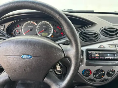 FORD Focus Hatch 1.6 4P, Foto 6