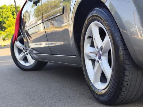 FORD Focus Hatch 1.6 4P GLX FLEX, Foto 6