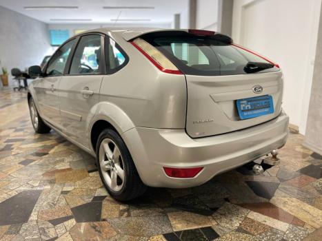 FORD Focus Hatch 1.6 4P, Foto 4 FORD Focus Hatch 1.6 4P, Foto 4