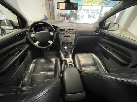 FORD Focus Hatch 1.6 4P, Foto 6 FORD Focus Hatch 1.6 4P, Foto 6