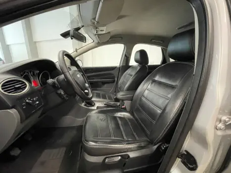 FORD Focus Hatch 1.6 4P, Foto 7 FORD Focus Hatch 1.6 4P, Foto 7