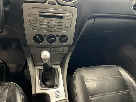 FORD Focus Hatch 1.6 4P, Foto 8 FORD Focus Hatch 1.6 4P, Foto 8