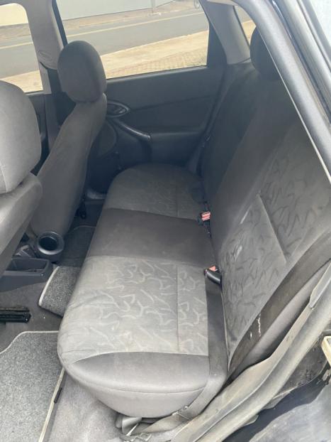 FORD Focus Hatch 1.6 4P GLX, Foto 7 FORD Focus Hatch 1.6 4P GLX, Foto 7