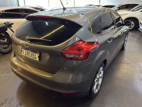 FORD Focus Hatch 1.6 16V 4P SE PLUS FLEX, Foto 4