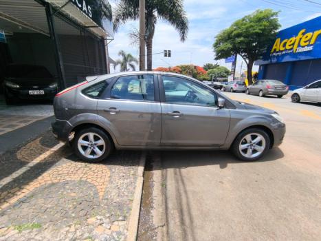 FORD Focus Hatch 1.6 16V 4P FLEX GL, Foto 5