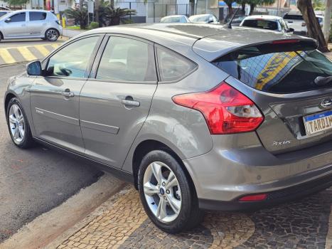 FORD Focus Hatch 1.6 16V 4P SE PLUS FLEX, Foto 6