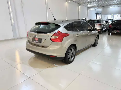 FORD Focus Hatch 1.6 16V 4P FLEX S, Foto 8