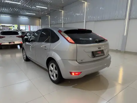 FORD Focus Hatch 1.6 16V 4P FLEX GL, Foto 6