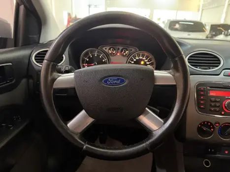 FORD Focus Hatch 1.6 16V 4P FLEX GL, Foto 13
