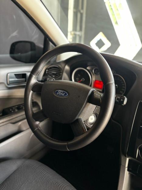 FORD Focus Hatch 1.6 4P, Foto 8