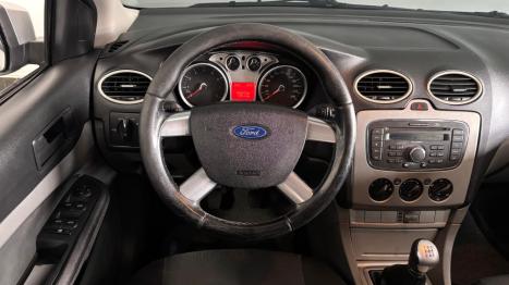 FORD Focus Hatch 1.6 4P, Foto 8