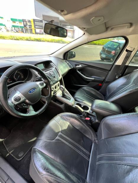 FORD Focus Hatch 1.6 16V 4P FLEX SE POWERSHIFT AUTOM�TICO, Foto 2