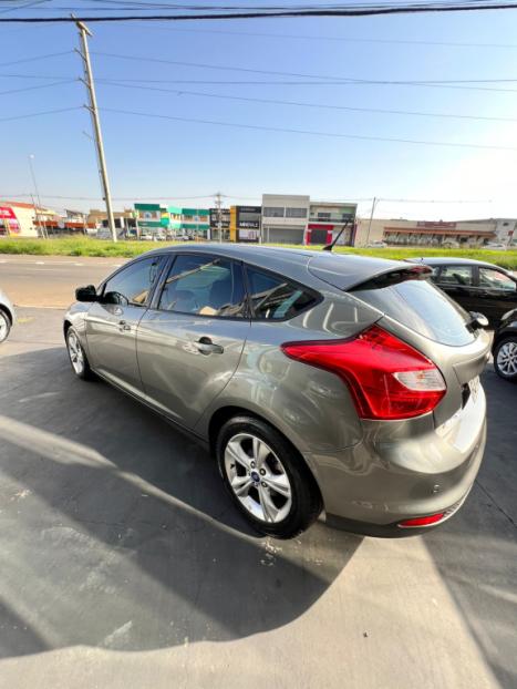 FORD Focus Hatch 1.6 16V 4P FLEX SE POWERSHIFT AUTOM�TICO, Foto 5