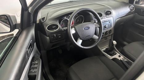 FORD Focus Hatch 1.6 4P FLEX GL, Foto 6