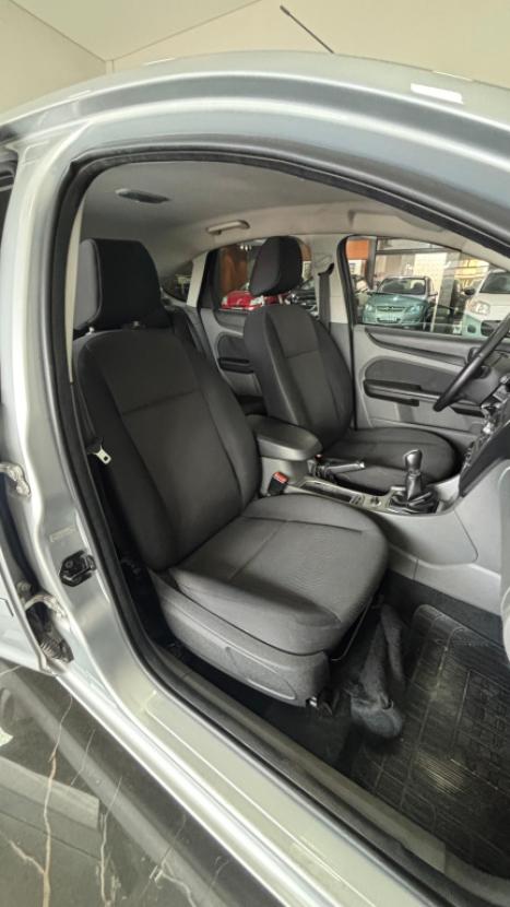 FORD Focus Hatch 1.6 4P FLEX GL, Foto 9