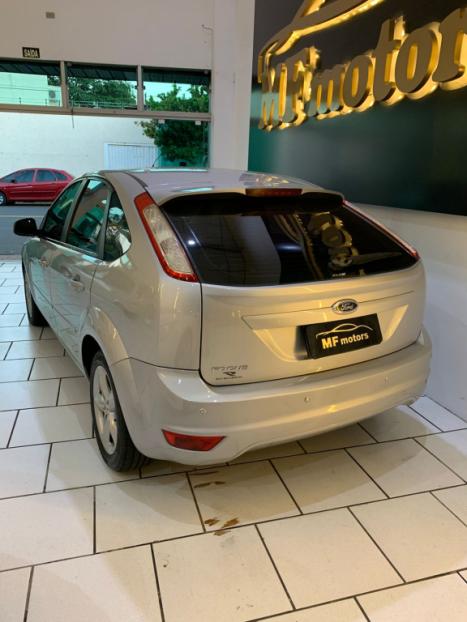 FORD Focus Hatch 1.6 16V 4P SE PLUS FLEX, Foto 3