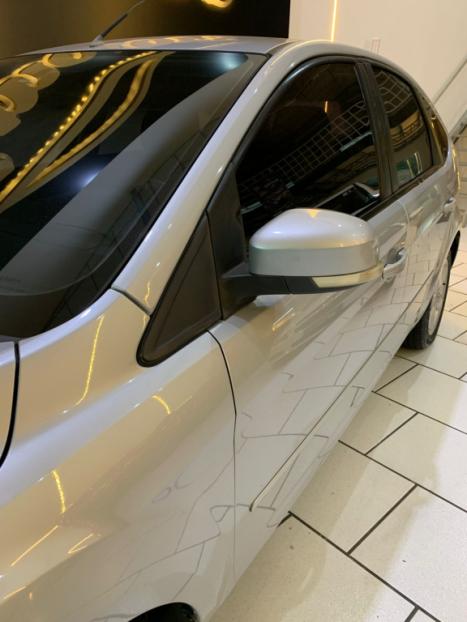 FORD Focus Hatch 1.6 16V 4P SE PLUS FLEX, Foto 4