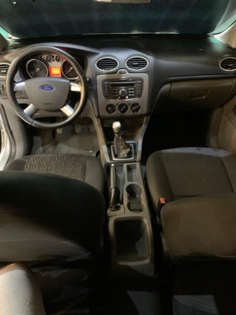 FORD Focus Hatch 1.6 16V 4P SE PLUS FLEX, Foto 6