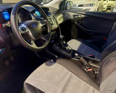 FORD Focus Hatch 1.6 4P, Foto 4