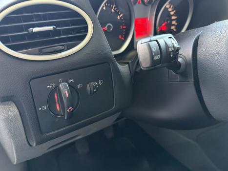 FORD Focus Hatch 1.6 4P, Foto 12
