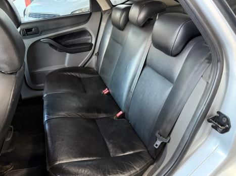 FORD Focus Hatch 1.6 4P, Foto 16