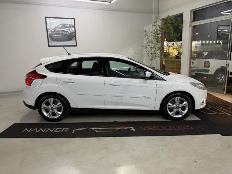 FORD Focus Hatch 1.6 16V 4P SE FLEX, Foto 2