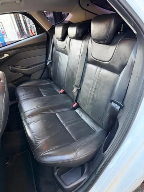 FORD Focus Hatch 1.6 16V 4P FLEX SE POWERSHIFT AUTOM�TICO, Foto 17